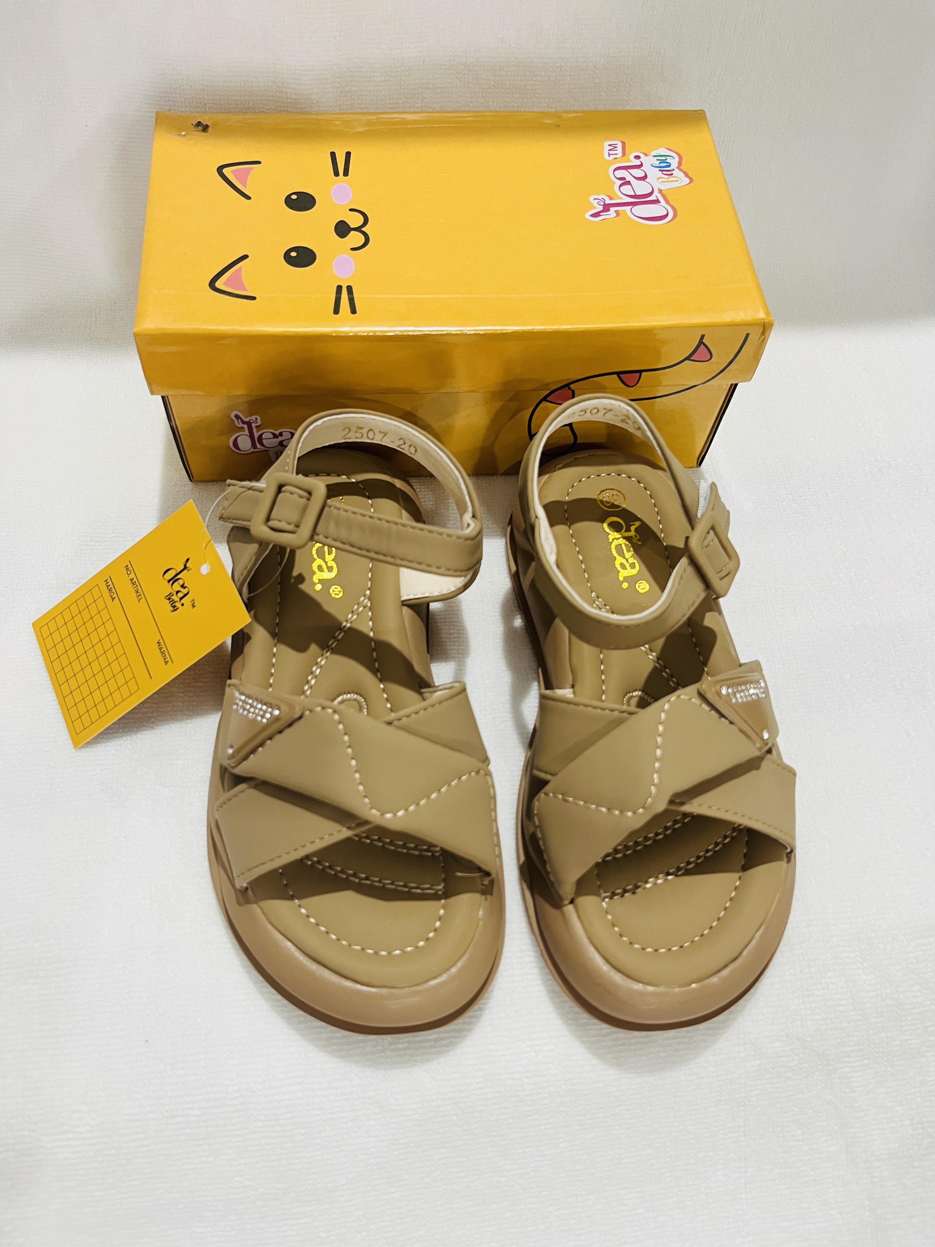 Sepatu sandal anak cewek