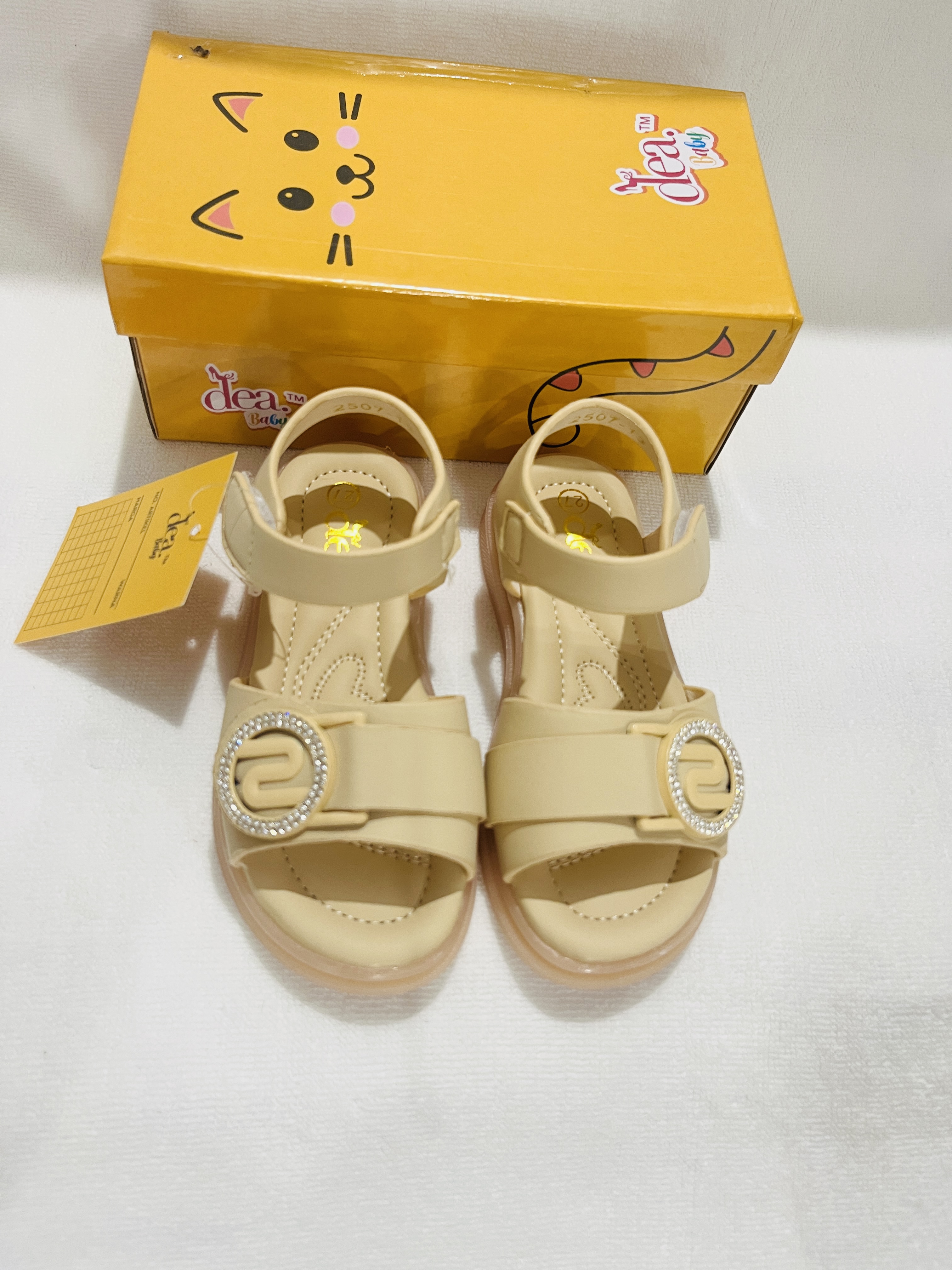 Sepatu sandal anak cewek