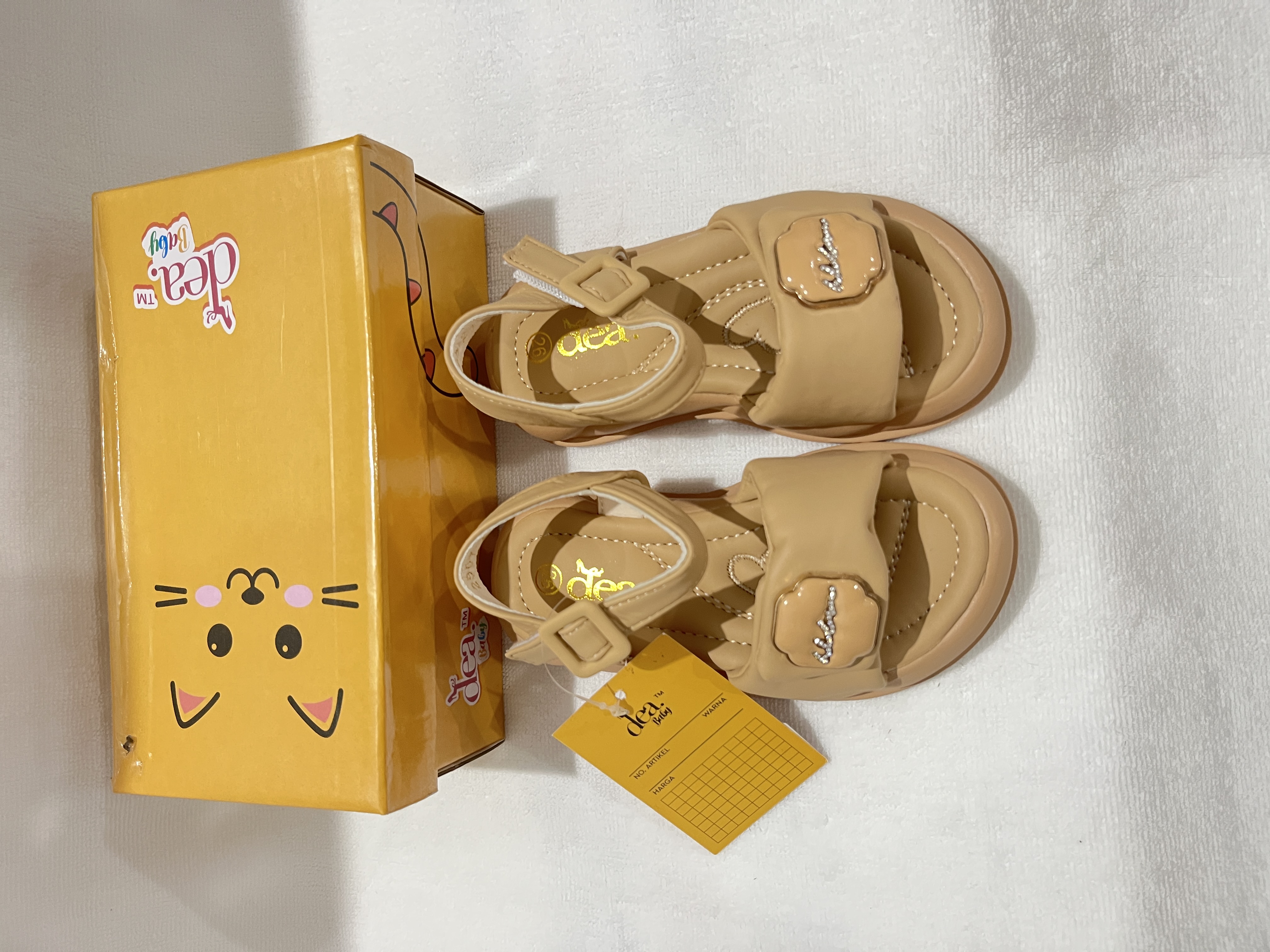 Sepatu sandal anak cewek