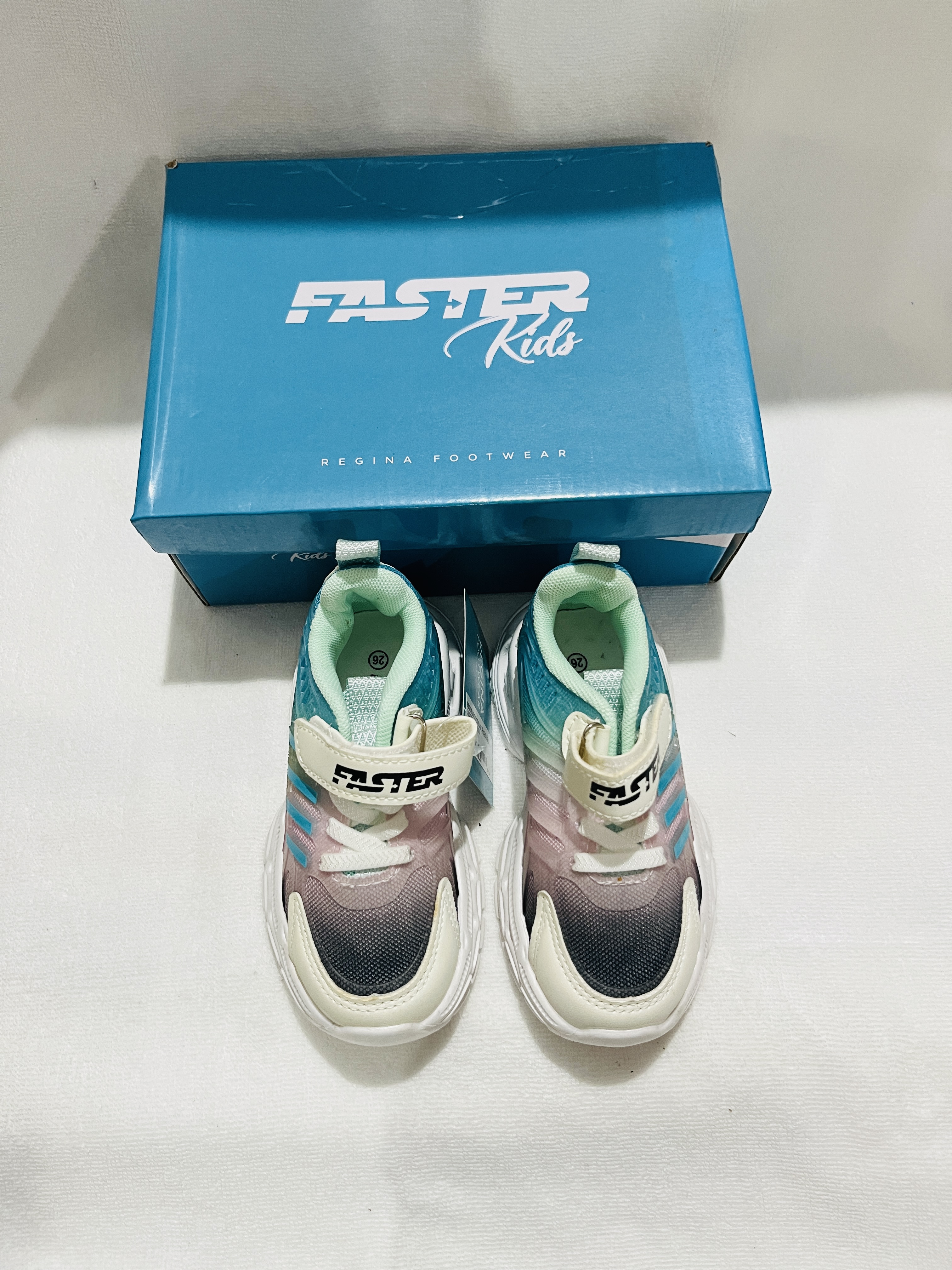 Sepatu sneakers anak cewek