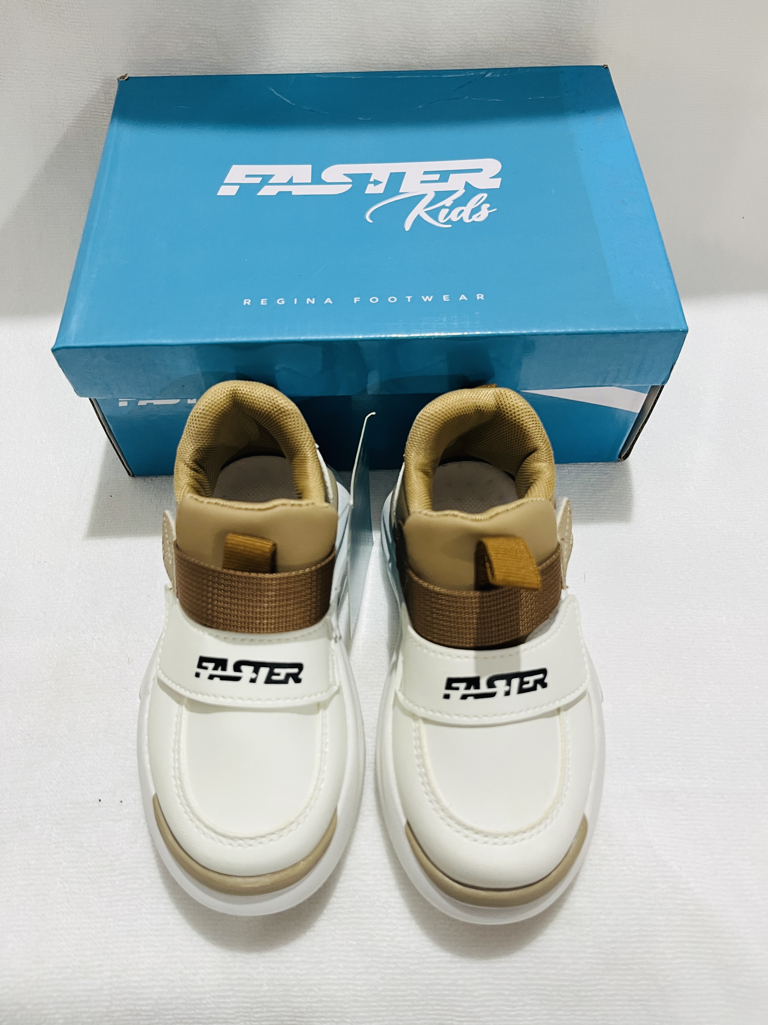 Sepatu sneakers anak cowok