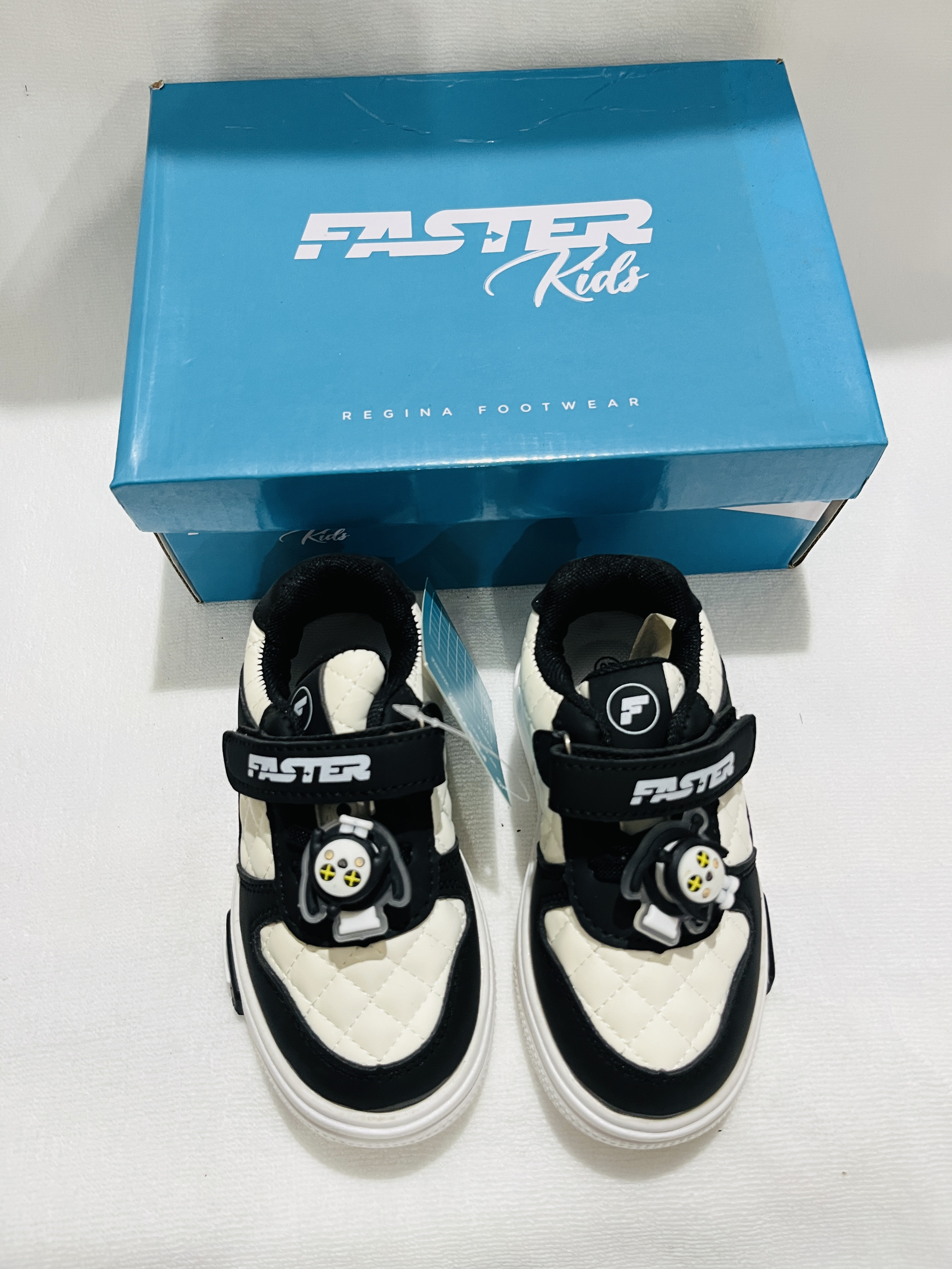 sepatu sneakers anak